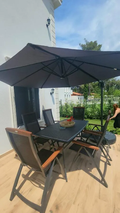 Holiday home Pinetrees Beach House With Swimming Pool Golem